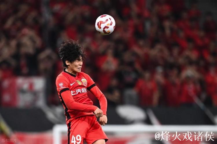20岁中超冠军王牌自荐进国足，邵佳一听到了吗？球迷却态度冷淡